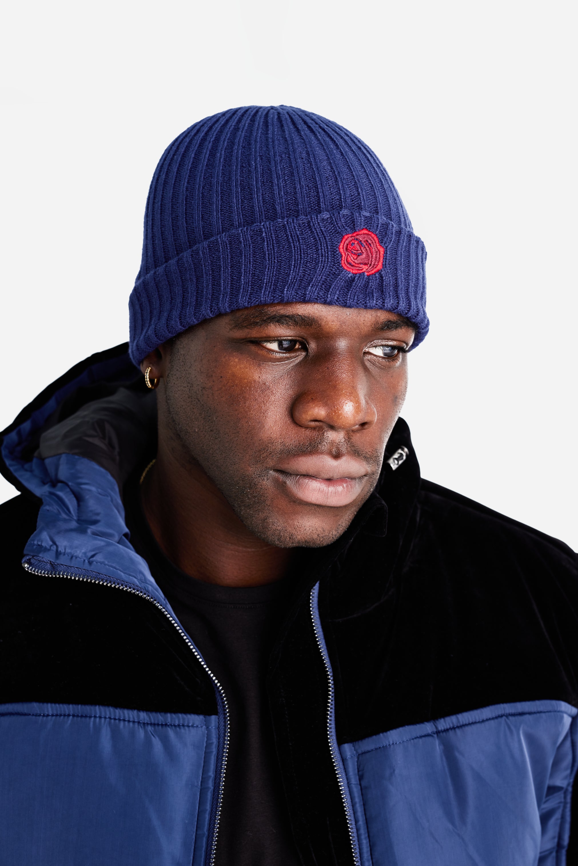 BEANIE 'ROSE WOOL' - MARINEBLÅ