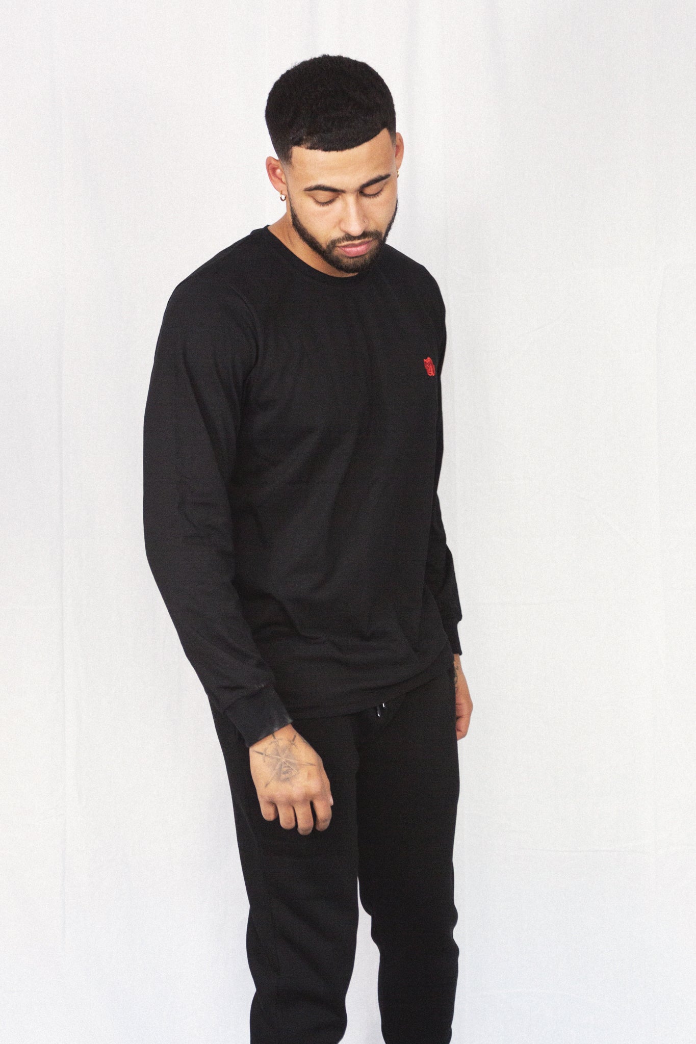 TEE 'ORIGINAL ROSE LANGÆRMER' - SORT