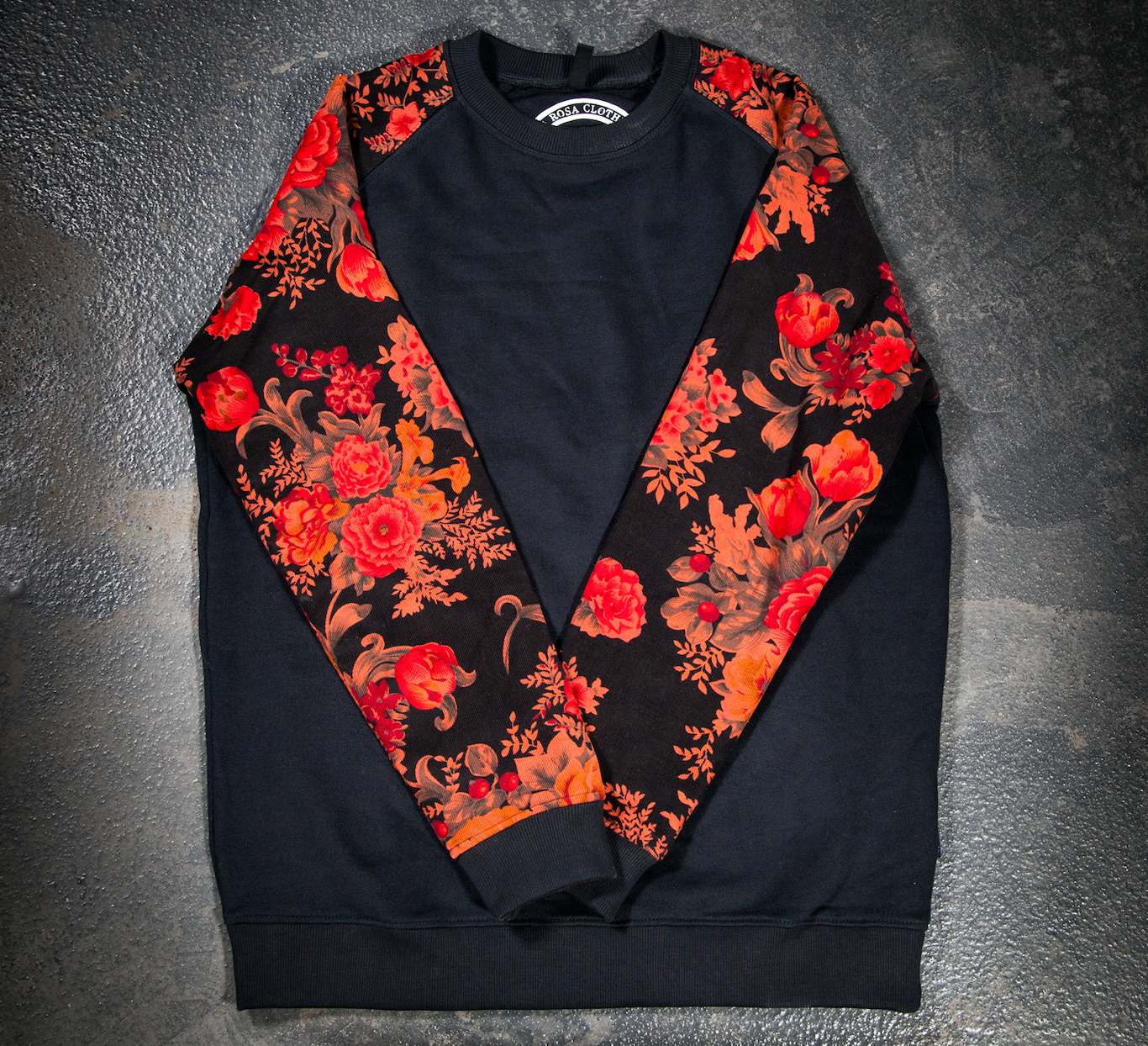 RED ROSE CREWNECK